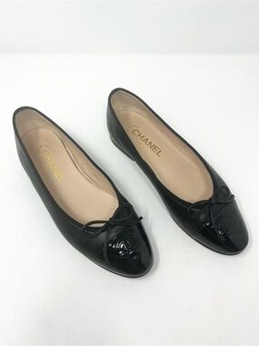 Chanel Ballet Flat Black Leather CC Cap Toe Patent Leather Tip Size 38 EU